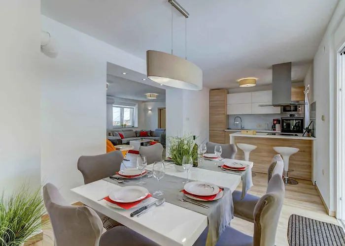 In 45274 Villa Novi Vinodolski