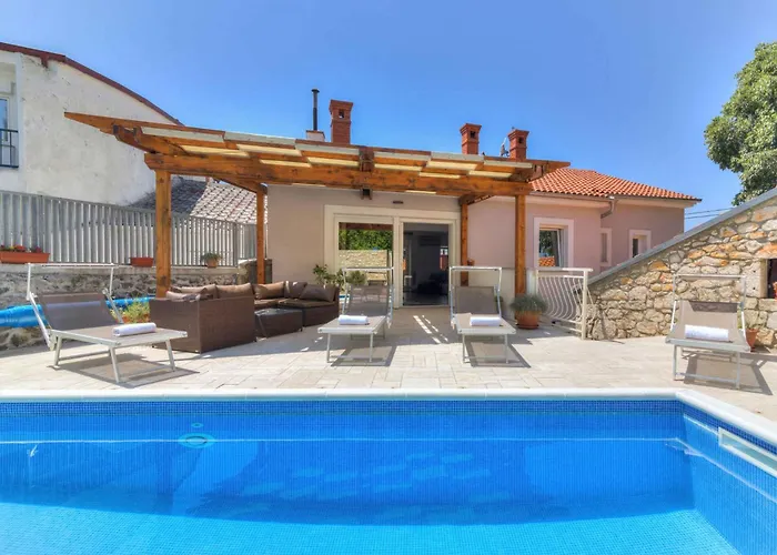 In 45274 Villa Novi Vinodolski