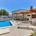 In 45274 Vikendica Novi Vinodolski