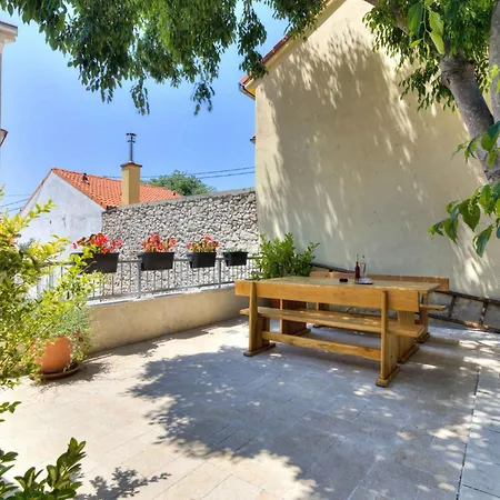 In 45274 Tatil Evi *