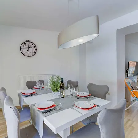 In 45274 Tatil Evi